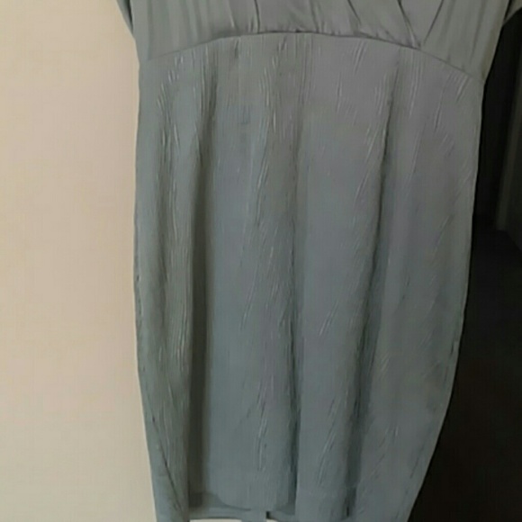 Elegant Evening Dress - Picture 3 of 6